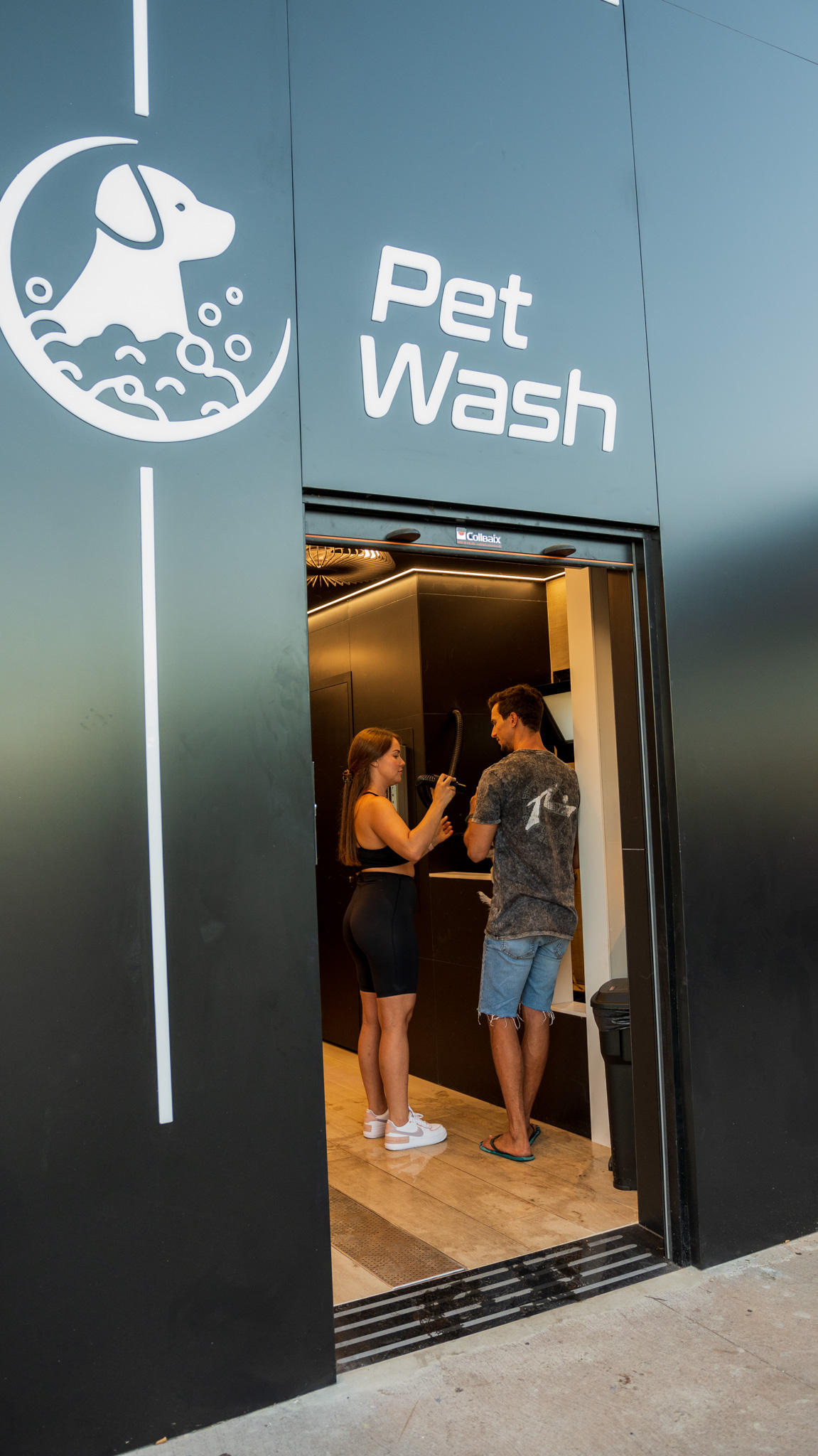 El perro listo tras el baño en TARO Pet Wash