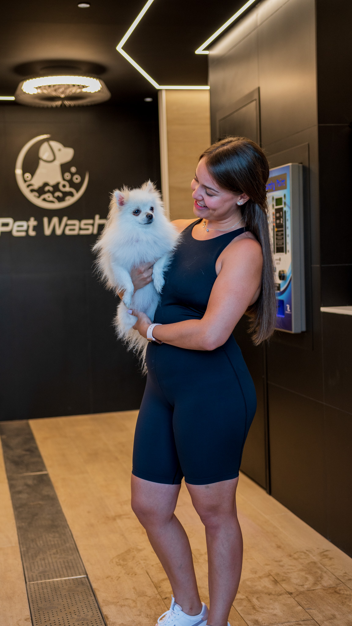 Salida del Pet Wash con el perro listo